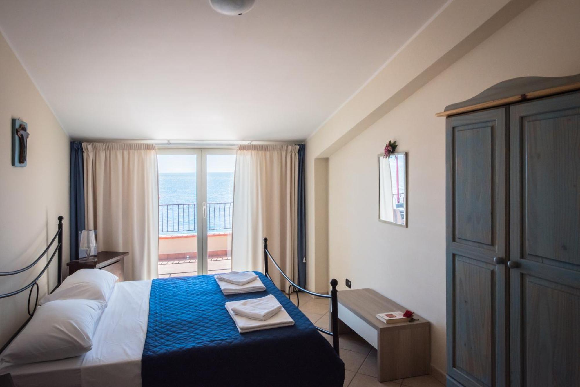 B&B La Sirena Santa Teresa Di Riva Exteriér fotografie